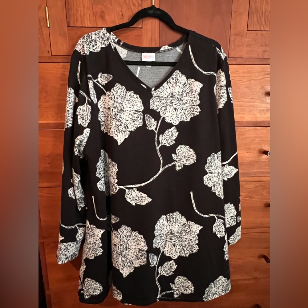 LulaRoe Elizabeth size 2X